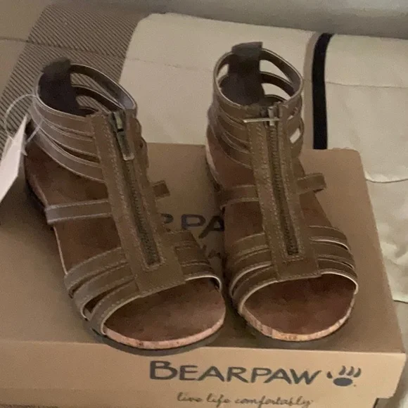 NWT Bearpaw sandals 6W - Picture 1 of 4